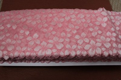画像3: 【1m110円】ラッセルストレッチレース　ピンク　可愛い小花柄　幅13cm　3ｍ巻