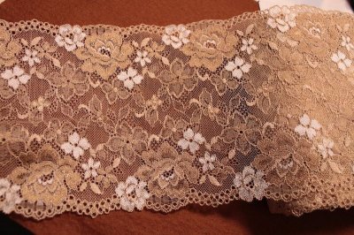 画像2: 【1m110円】ラッセルストレッチレース　ブラウン　幅16.８cm　薔薇柄　５ｍ
