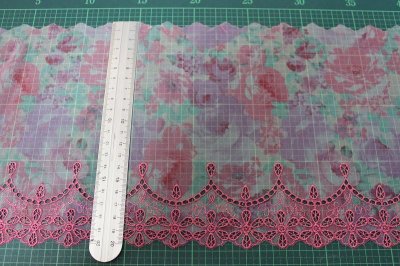 画像1: 刺繍レース　キュートなピンク　幅19.5cm　薔薇プリント柄　 １m