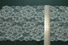 画像3: 【1m110円】ラッセルストレッチレース　サックス　幅17.2cm　光沢のある薔薇柄　　3ｍ巻 (3)