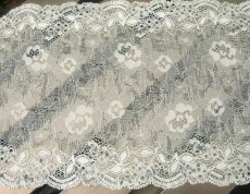 画像3: 【1m110円】ラッセルストレッチレース　オフホワイト黒　幅17.4cm芸術的　３ｍ (3)