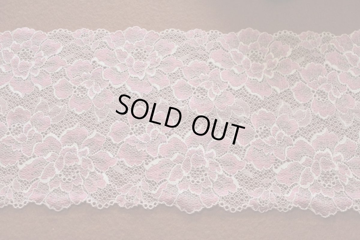 画像2: 【1m110円】ラッセルストレッチレース　ピンク　幅17.2cm　光沢のある薔薇柄　　５ｍ巻 (2)