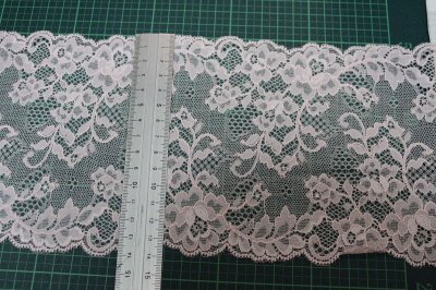 画像1: 【1m110円】ストレッチラッセルレース　ピンク　幅13.3cm　薔薇柄　3ｍ！