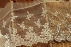 画像5: 【日本製】チュールレース　オフホワイト　幅14.8cm美しい花柄　1ｍ　日本製 (5)