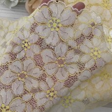 画像10: 【1m110円】ラッセルストレッチレース　黄色　幅17.6cm　綺麗な花柄　３ｍ巻 (10)
