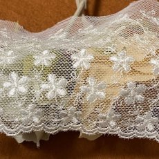 画像9: チュールレース　オフホワイト　幅10.4cm小花柄　１ｍ巻！ (9)