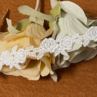 画像2: 【日本製】ケミカルレース　オフホワイト 　幅2ｃｍツインの薔薇柄　1ｍ巻