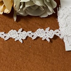 画像3: 【日本製】ケミカルレース　オフホワイト 　幅2ｃｍツインの薔薇柄　1ｍ巻 (3)
