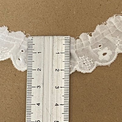 画像1: 綿フリルレース　オフホワイト　幅2cm可愛い小花柄　5ｍ巻！
