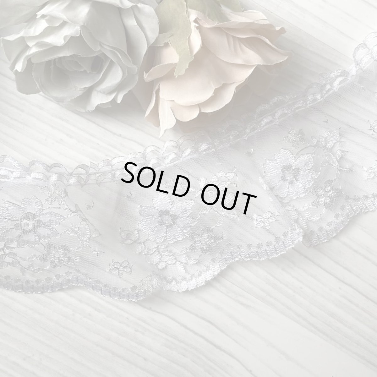 画像2: 日本製ラッセルフリルレース　ホワイトシルバー　6.7ｃｍ小花柄　 (2)