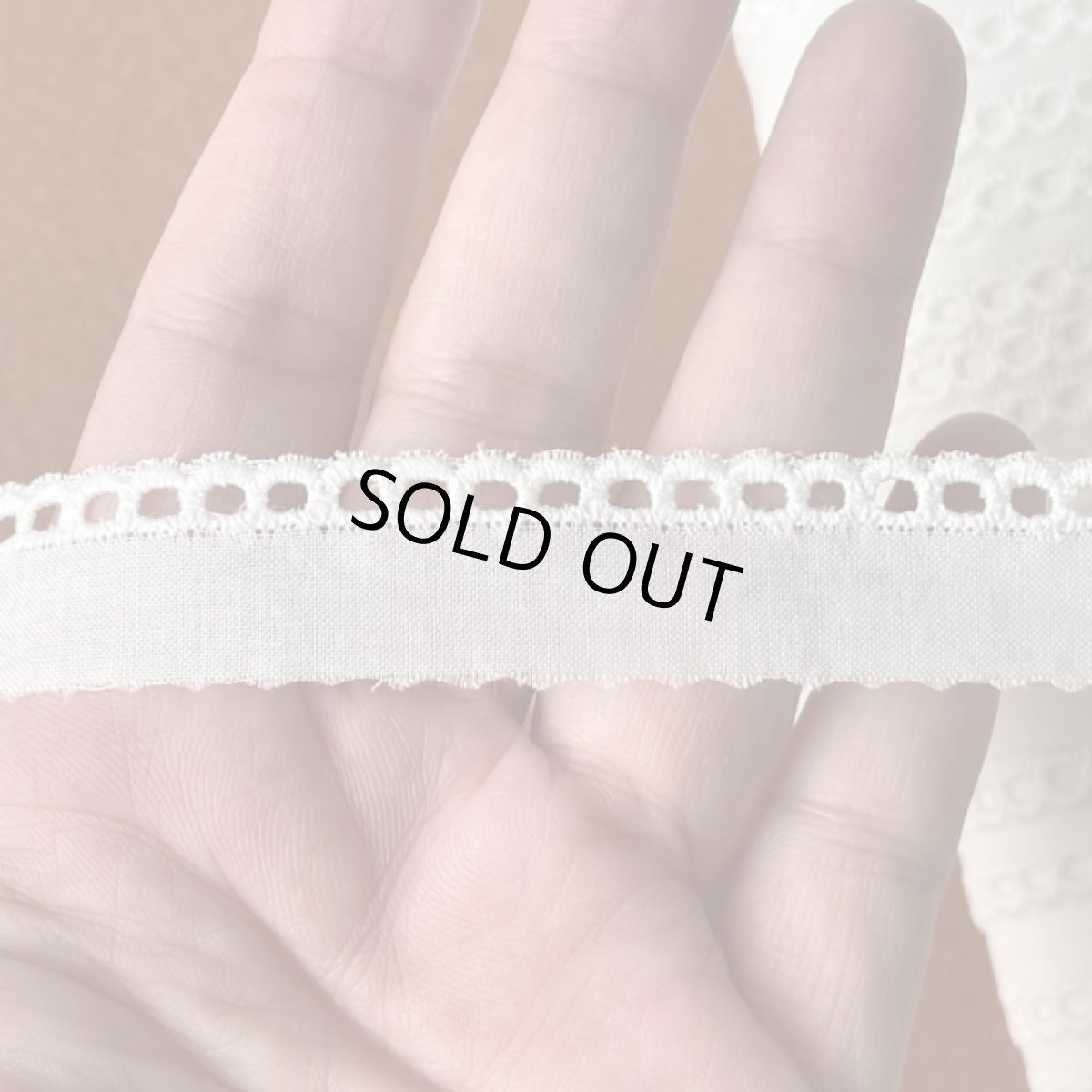 画像6: 【高品質な日本製】綿レース　オフホワイト　幅1.7cm　リボン通し日本製　6ｍ巻！ (6)