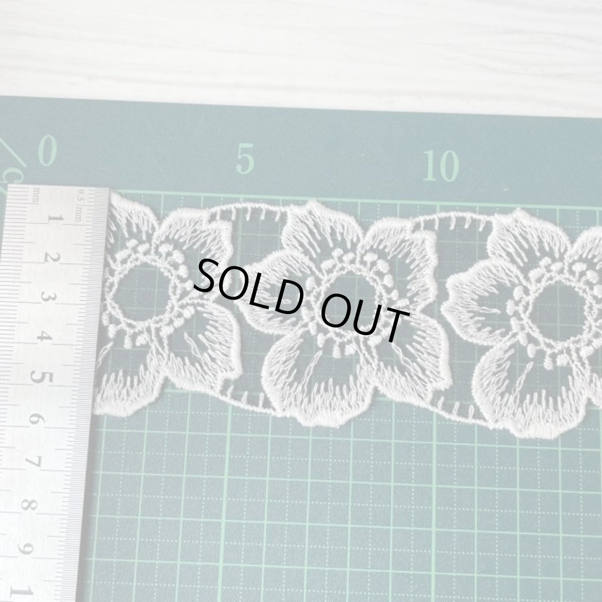 画像5: 刺繍レース　黒ホワイト　幅5.5cm透け感が可愛いお花　高品質な日本製1m (5)