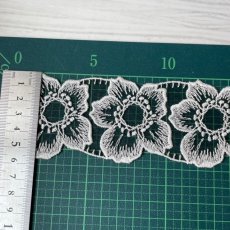 画像5: 刺繍レース　黒ホワイト　幅5.5cm透け感が可愛いお花　高品質な日本製 (5)