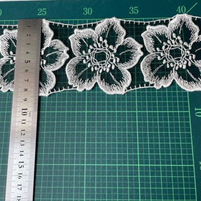 画像1: 刺繍レース　黒　幅8.5cm透け感が可愛いお花 　日本製