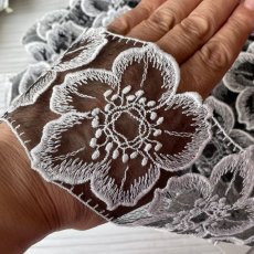 画像8: 刺繍レース　黒　幅8.5cm透け感が可愛いお花 　日本製 (8)