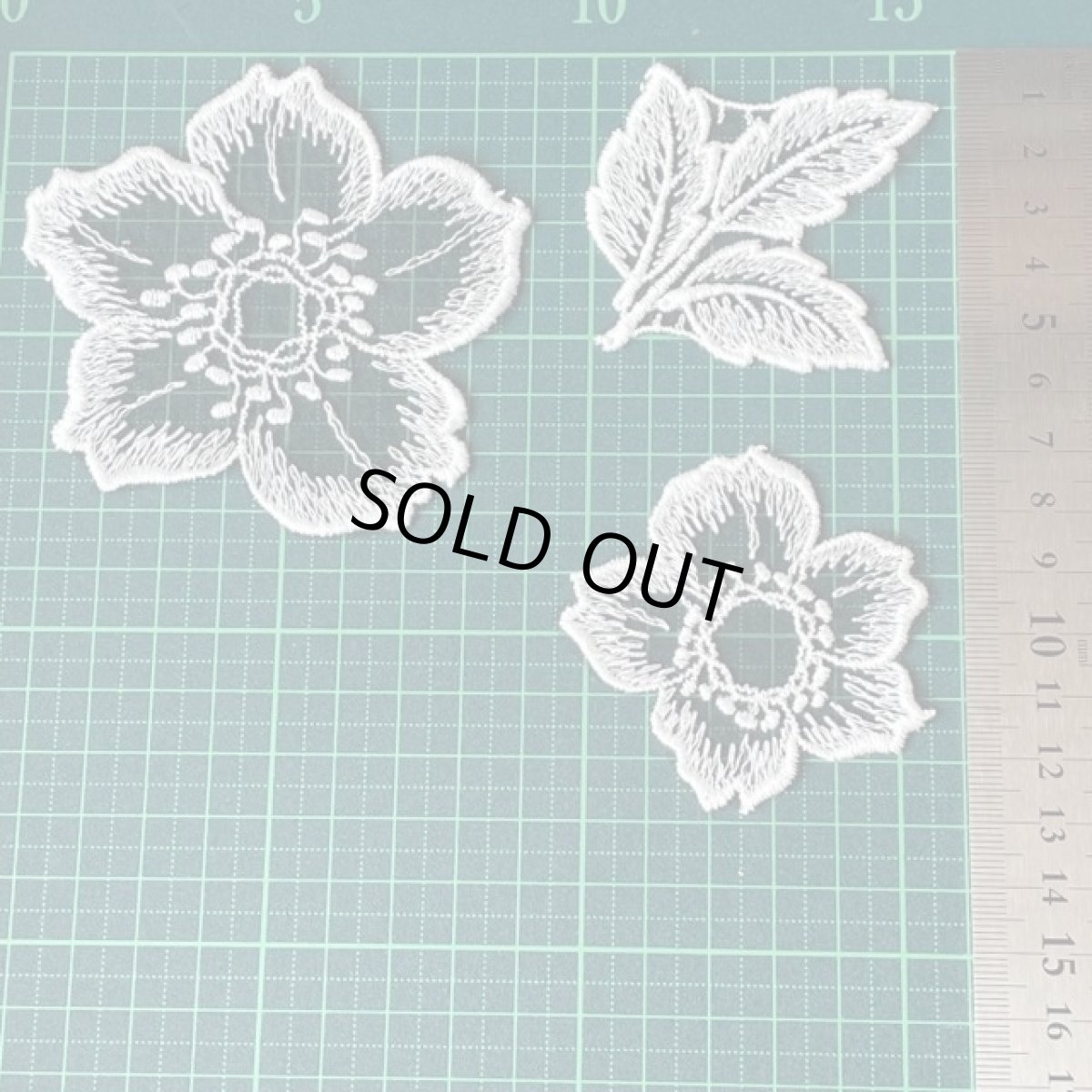 画像10: 刺繍レース　黒ホワイト　幅5.5cm透け感が可愛いお花　高品質な日本製1m (10)