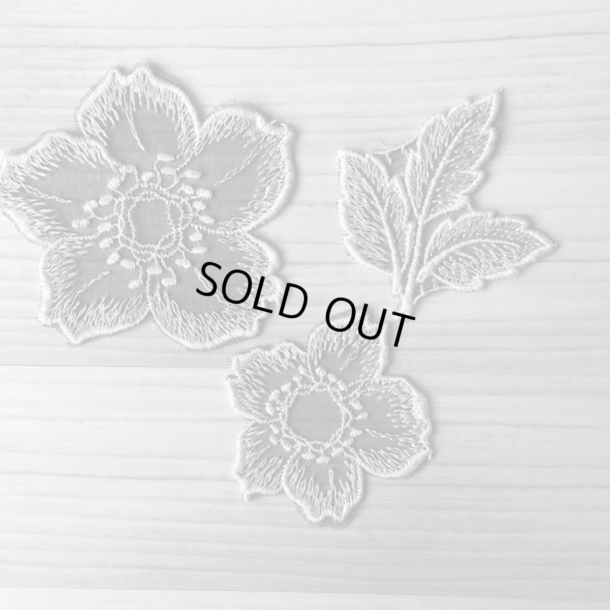 画像9: 刺繍レース　黒ホワイト　幅5.5cm透け感が可愛いお花　高品質な日本製1m (9)