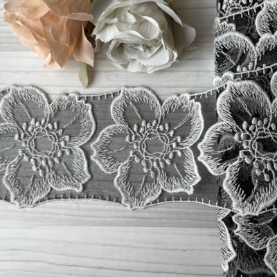 画像3: 刺繍レース　黒　幅8.5cm透け感が可愛いお花 　日本製