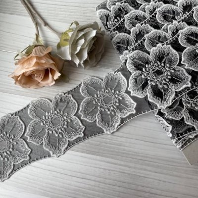 画像2: 刺繍レース　黒　幅8.5cm透け感が可愛いお花 　日本製