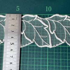 画像3: 刺繍レース　ホワイト　幅5.5cm　モチーフ葉っぱ柄 １ｍ巻　高品質な日本製 (3)