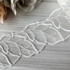 画像5: 刺繍レース　ホワイト　幅5.5cm　モチーフ葉っぱ柄 １ｍ巻　高品質な日本製 (5)