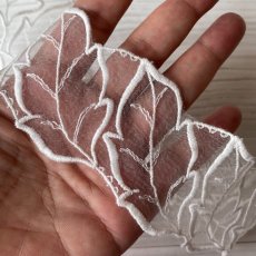 画像6: 刺繍レース　ホワイト　幅5.5cm　モチーフ葉っぱ柄 １ｍ巻　高品質な日本製 (6)