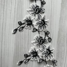 画像4: 日本製花柄ケミカルレース　ブラック幅10.5cm　12枚約1m (4)