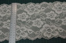 画像7: 【1m110円】ラッセルストレッチレース　ベージュ　幅17.2cm　薔薇柄　3m　肌に優しい (7)