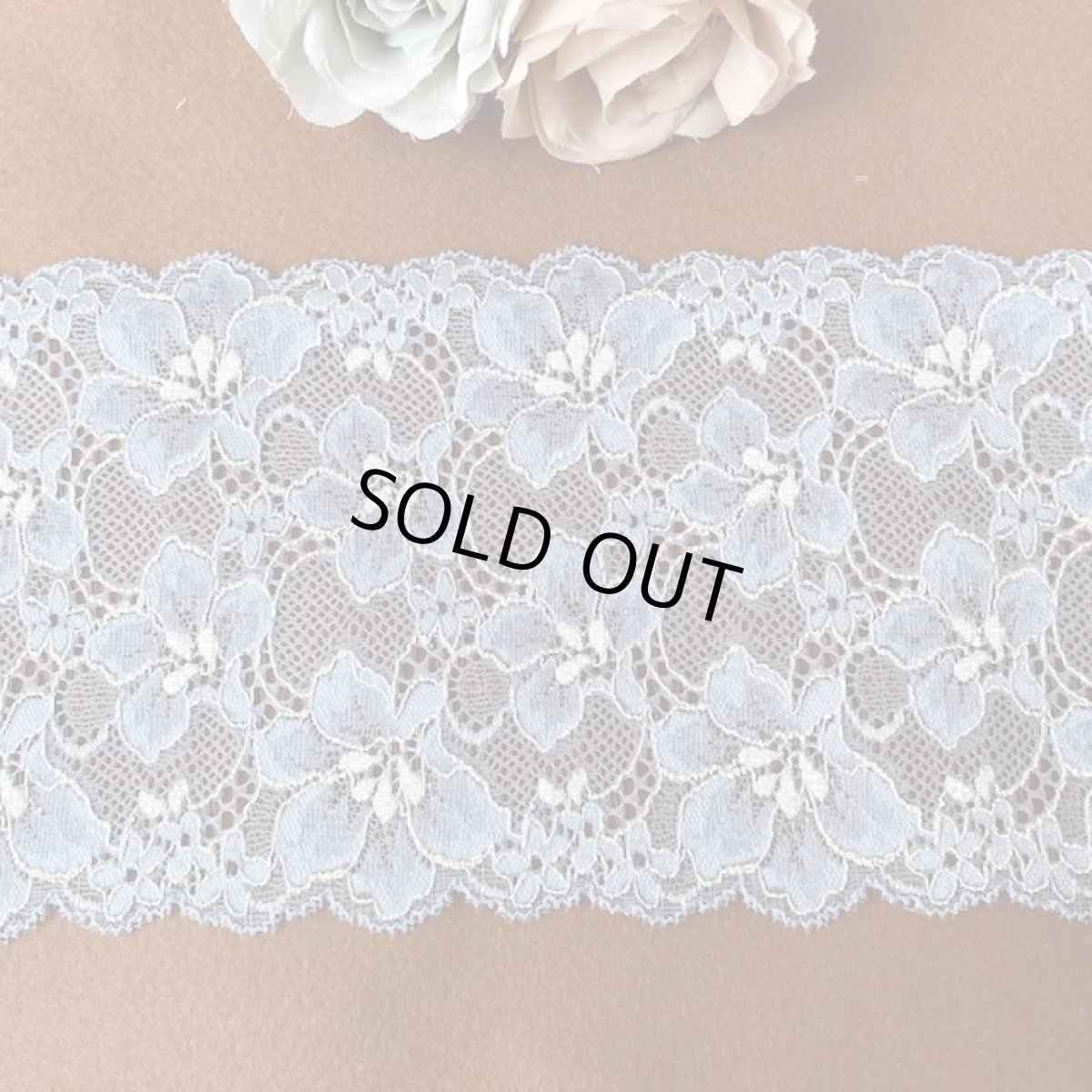 画像2: 【1m110円】ラッセルストレッチレース　デニムブルー　幅12.5cm　光沢のある花柄　　５ｍ巻 (2)
