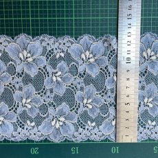 画像3: 【1m110円】ラッセルストレッチレース　デニムブルー　幅12.5cm　光沢のある花柄　　3ｍ巻 (3)