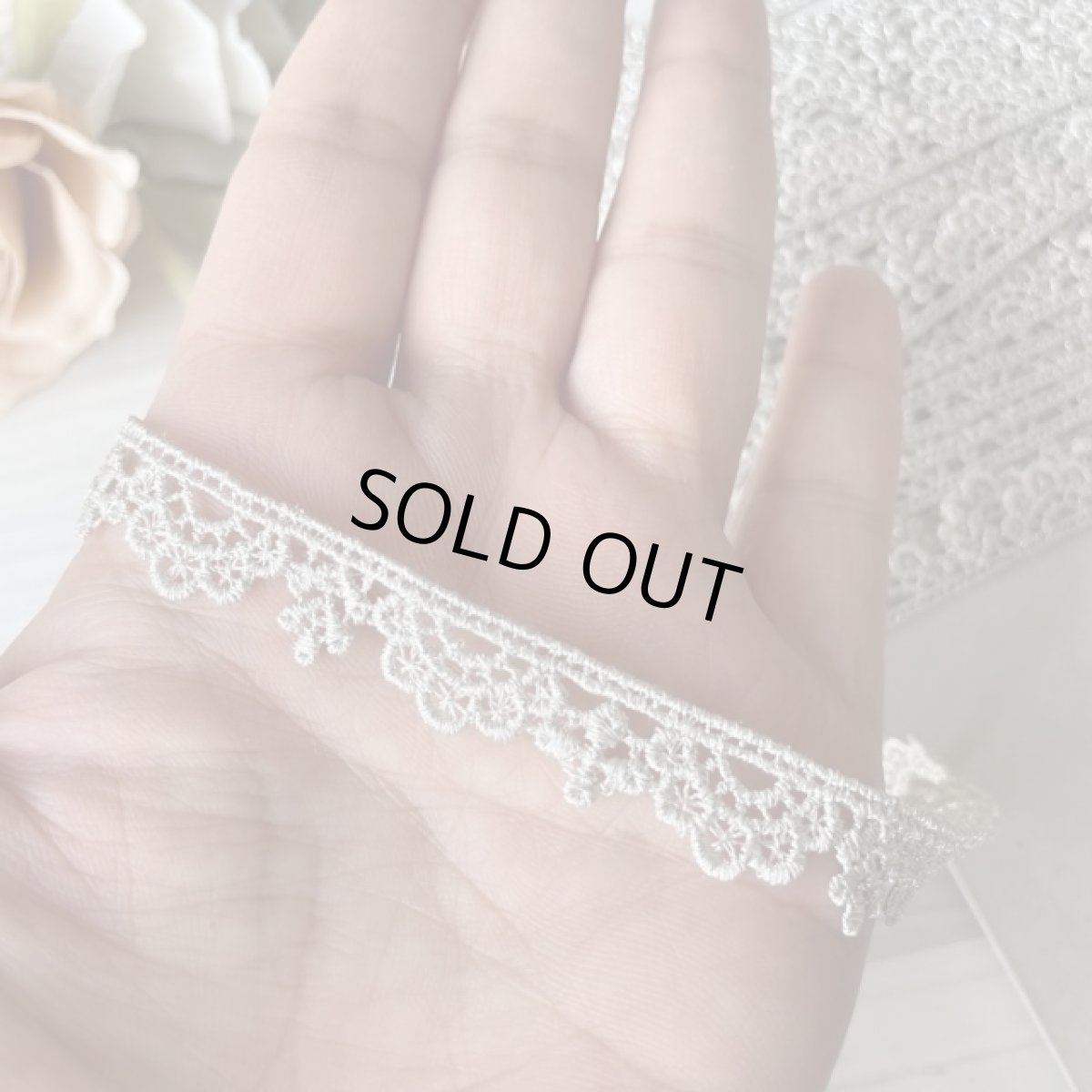 画像5: ケミカルレース　銀色　幅1.2cm　王冠みたいなスカラ柄　3.9m巻　日本製 (5)