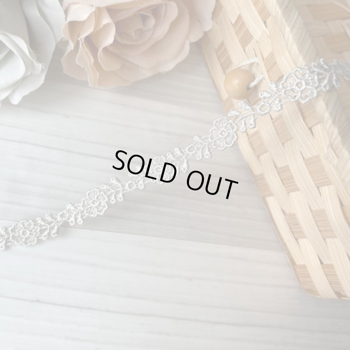 画像1: ケミカルレース　銀色　幅1.1cm　繊細な小花柄　1m巻　日本製 (1)