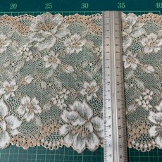 画像3: 【1m110円】ラッセルストレッチレース　ベージュブラウン薔薇柄　幅17cm　3ｍ巻日本製 (3)