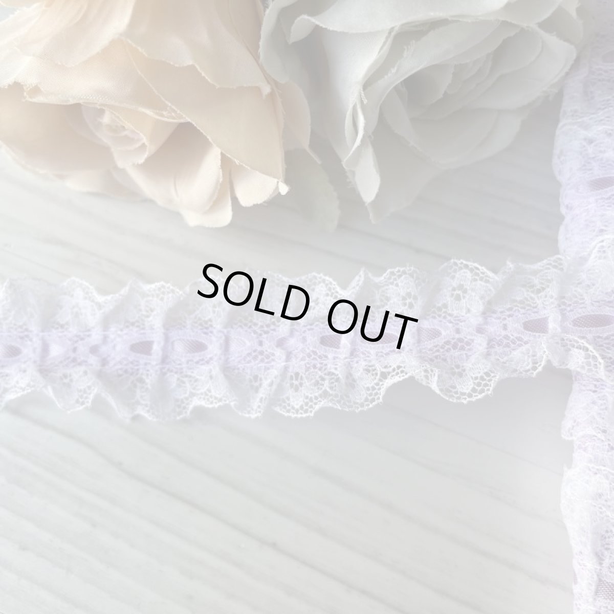 画像2: 日本製ラッセルフリルレース　パープル色　幅2.7ｃｍリボン通し風　3ｍ　 (2)