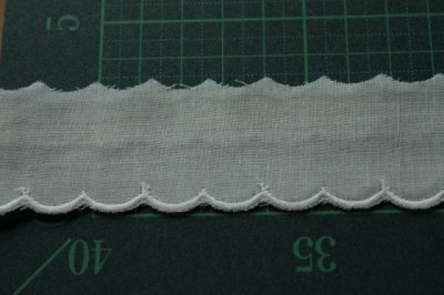 画像1: 【高品質な日本製】綿レース　オフホワイト　幅3cm　可愛いスカラ柄　3ｍ巻