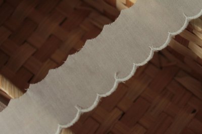 画像2: 【高品質な日本製】綿レース　オフホワイト　幅3cm　可愛いスカラ柄　3ｍ巻