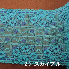 画像2: 【1m110円】ラッセルストレッチレース　スカイブルー　幅16.5cm　オリエンタルな薔薇柄　　３ｍ巻 (2)