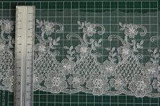 画像4: チュールレース　オフホワイト　幅10.5ｃｍ繊細な花柄刺繍1ｍ巻！ (4)