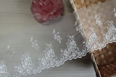 画像3: チュールレース　オフホワイト　幅10.5ｃｍリボン通し薔薇刺繍1ｍ巻！