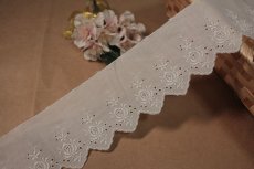 画像6: 【高品質な日本製】3ｍ！幅6.2cm刺繍の美しい薔薇柄綿レース　オフホワイト (6)