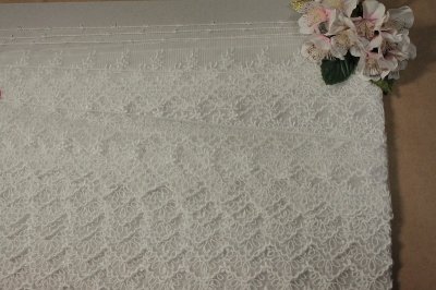 画像3: 【高品質な日本製】チュールレース　オフホワイト　幅5.6cm可愛い小花柄　３ｍ巻　ウエディングベール