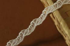 画像5: 【日本製】チュールレース　オフホワイト　幅1ｃｍ綺麗な波と葉っぱ柄　３ｍ　 (5)