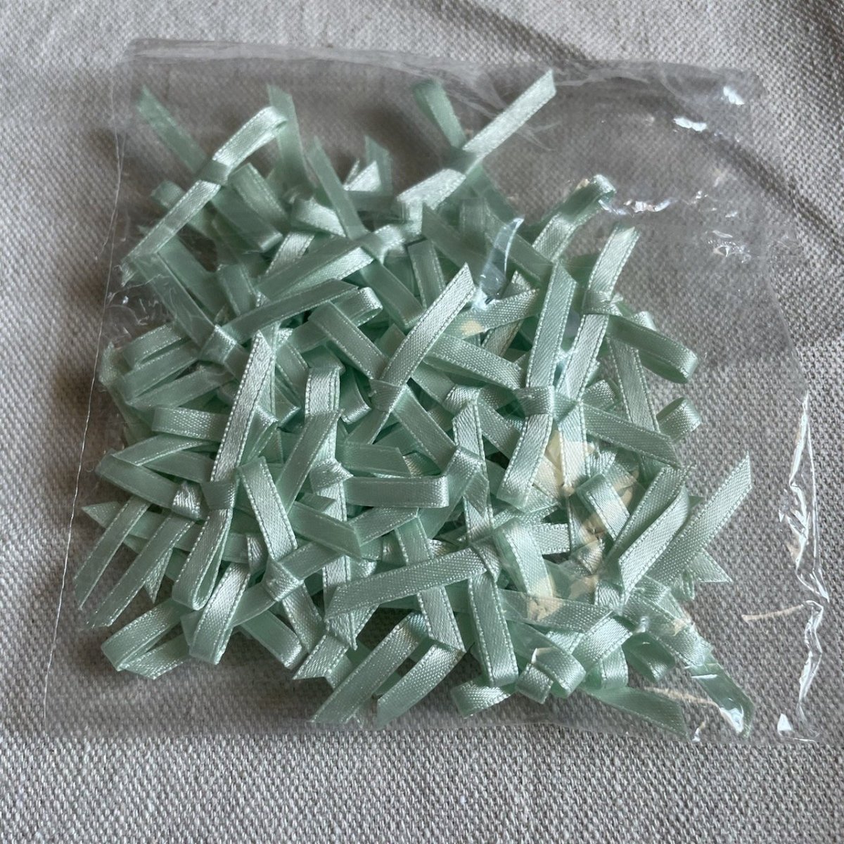 画像3: 100個！可愛いリボンモチーフ　ペパーミントグリーン　ハンドメイドに　たて約3cm×横約4cm (3)
