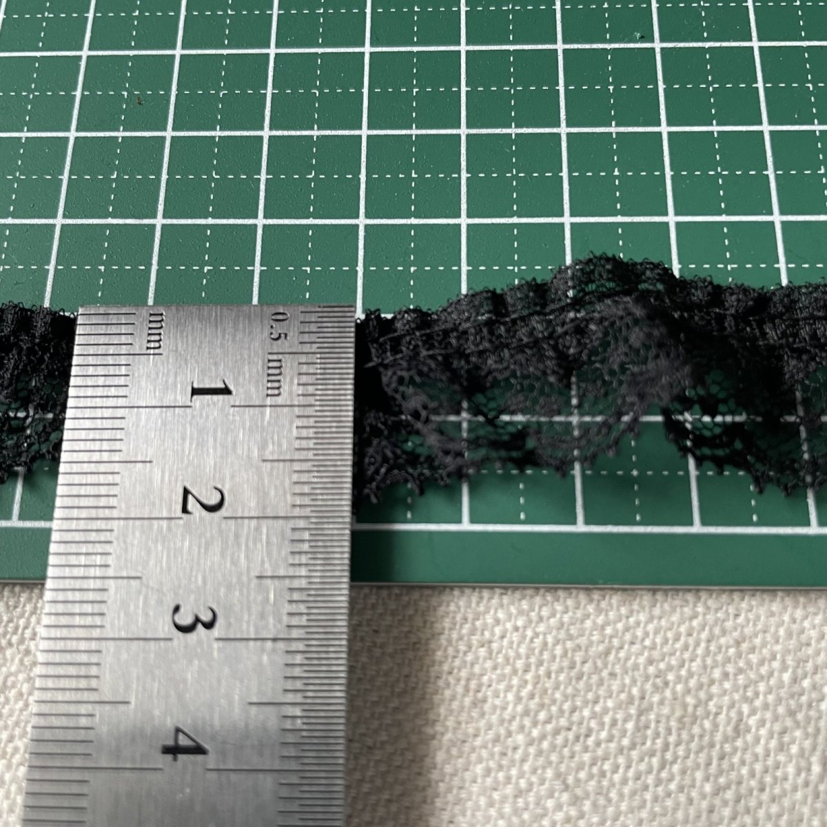 画像3: 【日本製】ラッセルフリルレース　ブラック　幅1.9cm可愛いドット柄　 (3)