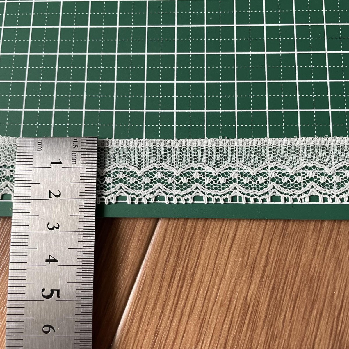 画像3: 【日本製】ラッセルレース オフホワイト 幅2.2cm可愛いドット柄 5m巻 (3)