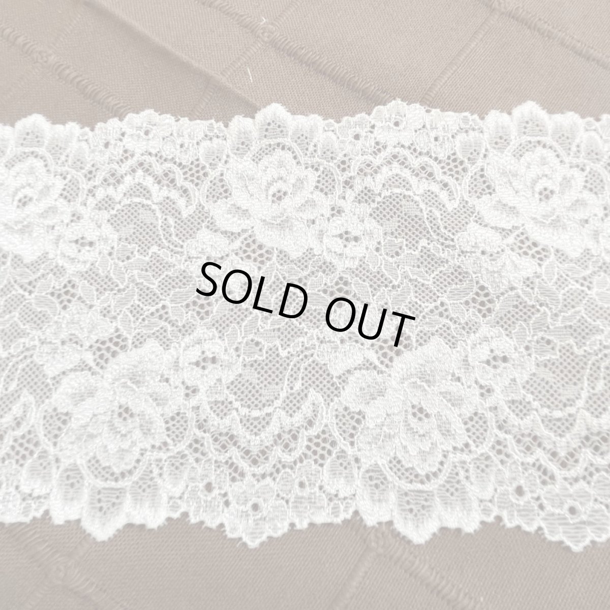 画像2: 【1m130円日本製】幅13.6cm薔薇柄ラッセルストレッチレース　オフホワイト5ｍ　 (2)