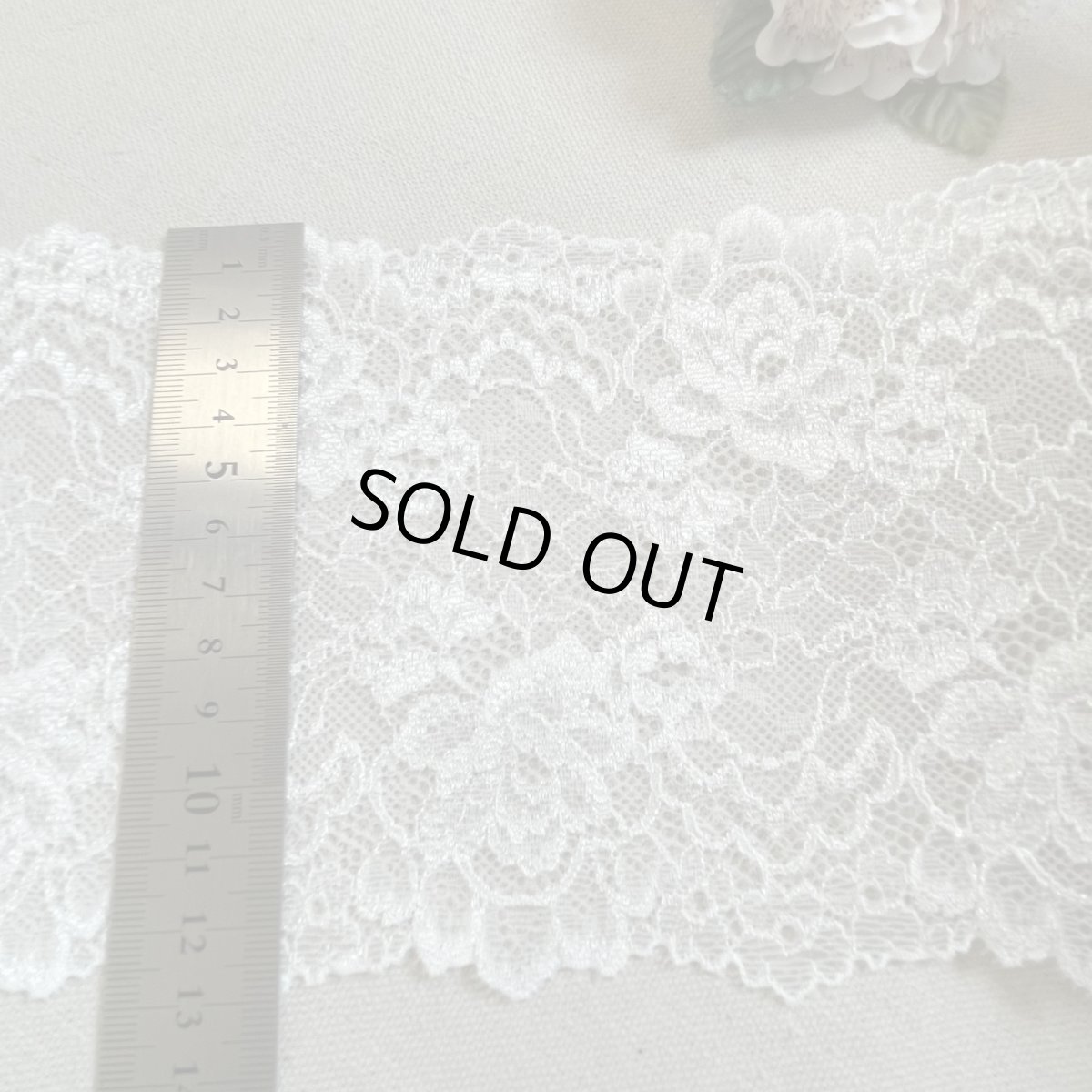 画像3: 【1m130円日本製】幅13.6cm薔薇柄ラッセルストレッチレース　オフホワイト5ｍ　 (3)