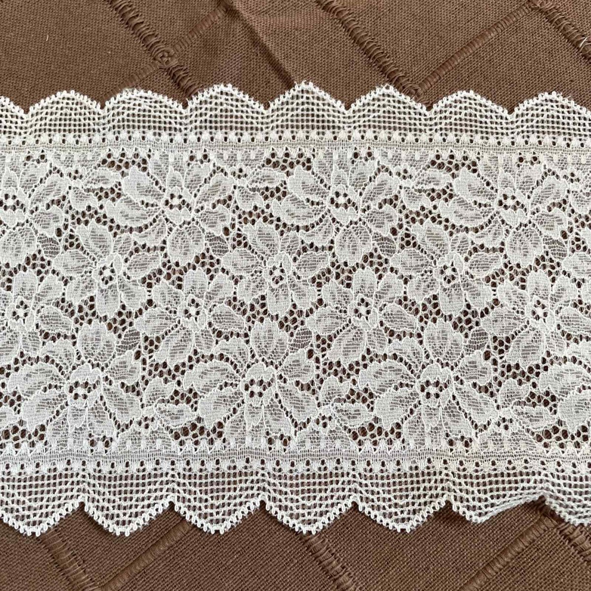 画像2: 【1m130円日本製】幅13.5cm繊細花柄ラッセルストレッチレース　オフホワイト5ｍ　 (2)