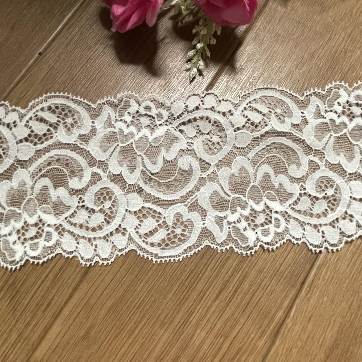 画像2: 【ほとんど市販されていない】ストレッチリバーレース オフホワイト 5m!幅8.4cm美しい薔薇柄 (2)