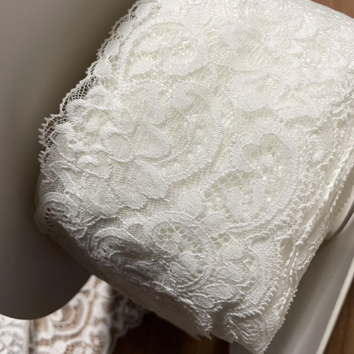 画像5: 【ほとんど市販されていない】ストレッチリバーレース オフホワイト 5m!幅8.4cm美しい薔薇柄 (5)